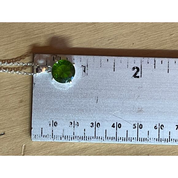 Vintage silver tone chain with green faux stone necklace. women's jewelry - Picture 6 of 6